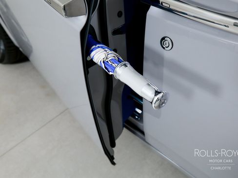Used 2024 Rolls-Royce Phantom Sedan w/ The Phantom Package RWD image 32