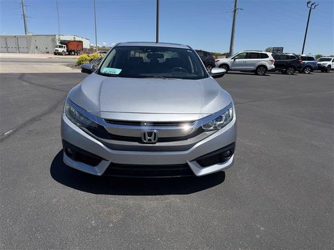 Used 2017 Honda Civic Touring image 3
