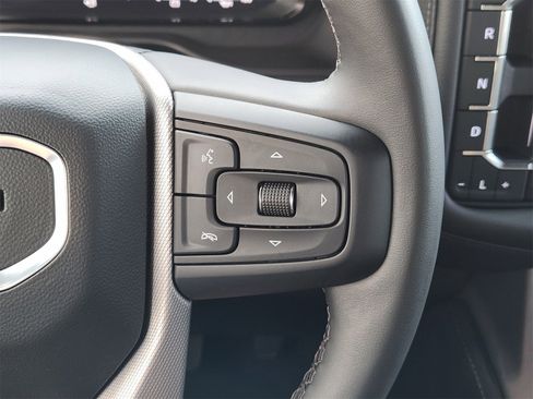 Used 2023 GMC Yukon XL Denali image 42