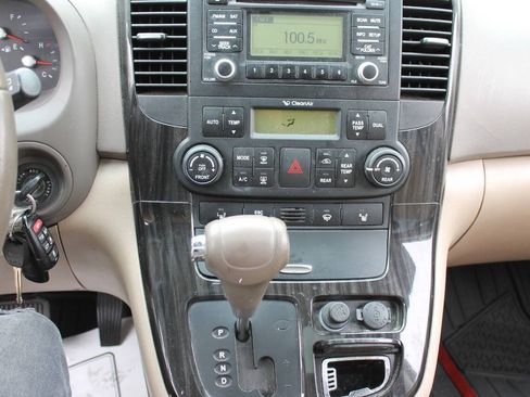 Used 2012 Kia Sedona EX w/ Luxury Pkg FWD image 32
