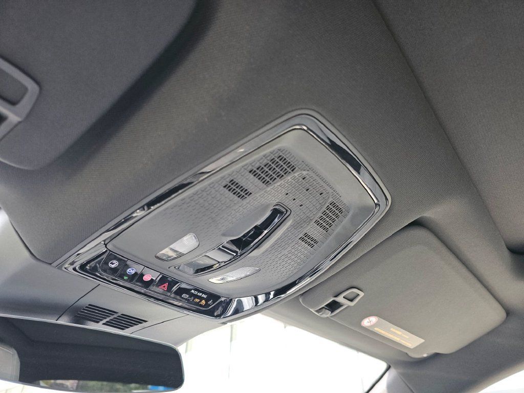 Certified 2024 Cadillac Lyriq Luxury AWD/4WD image 30