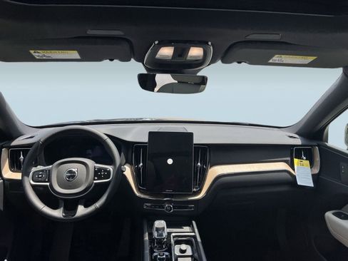 Used 2026 Volvo XC60 B5 Core image 15