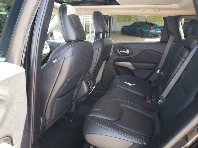 Used 2017 Jeep Cherokee Limited AWD/4WD image 13