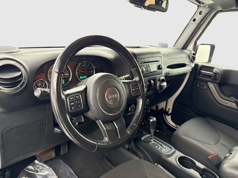 Used 2017 Jeep Wrangler Unlimited Sport AWD/4WD image 18