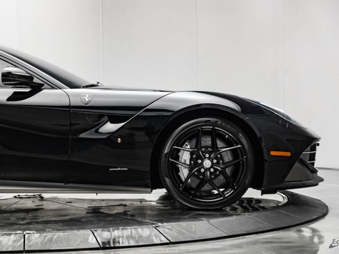 Used 2017 Ferrari F12 Berlinetta RWD image 27