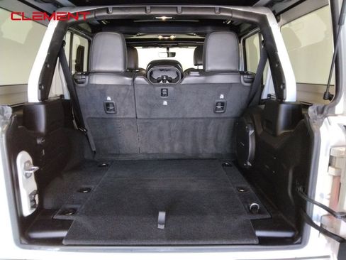 Used 2022 Jeep Wrangler Unlimited Sahara image 9