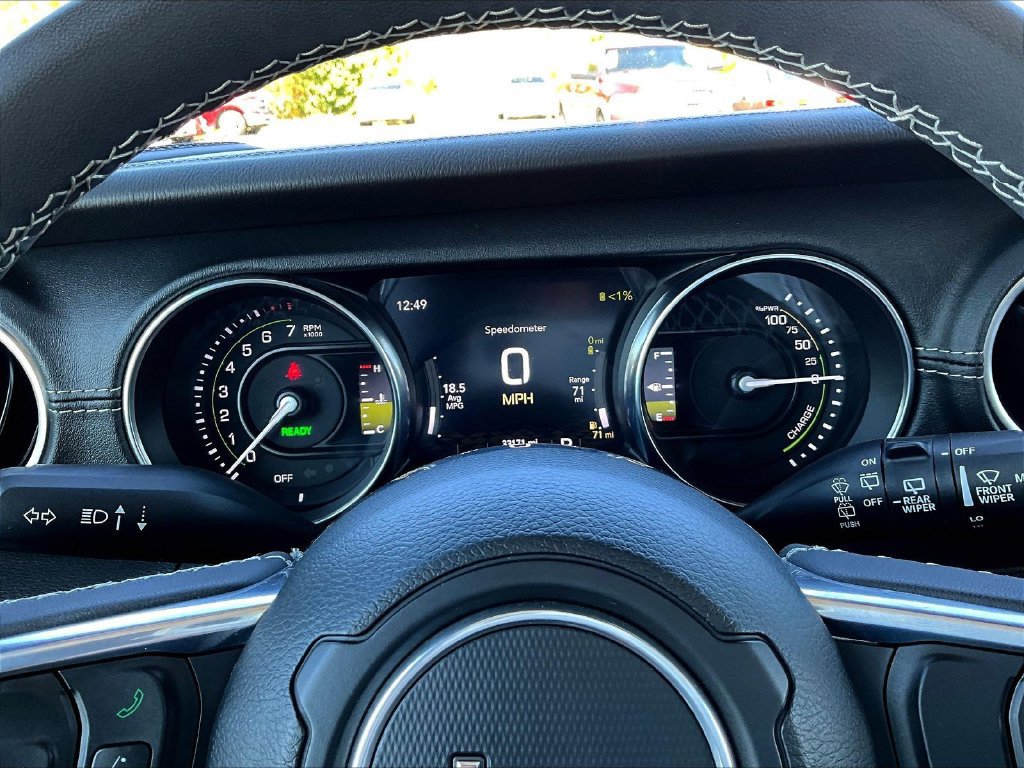 Used 2023 Jeep Wrangler Unlimited Sahara AWD/4WD image 16