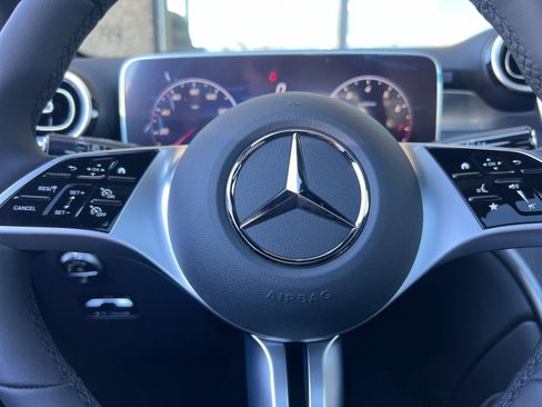 Certified 2025 Mercedes-Benz GLC 300 4MATIC image 23