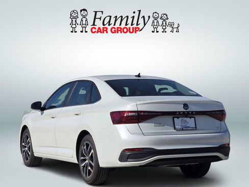 New 2026 Volkswagen Jetta SE FWD image 3