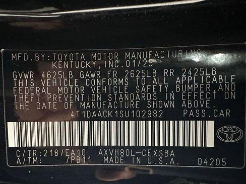 Used 2025 Toyota Camry SE w/ Convenience Package FWD image 11