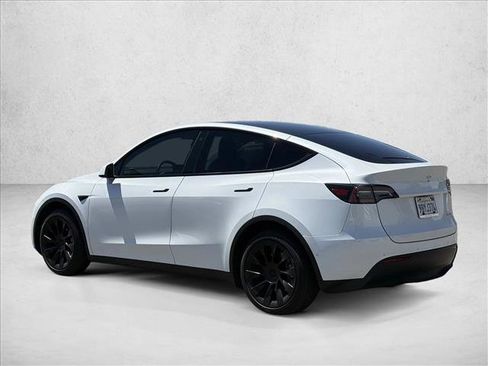 Used 2022 Tesla Model Y Long Range AWD/4WD image 7