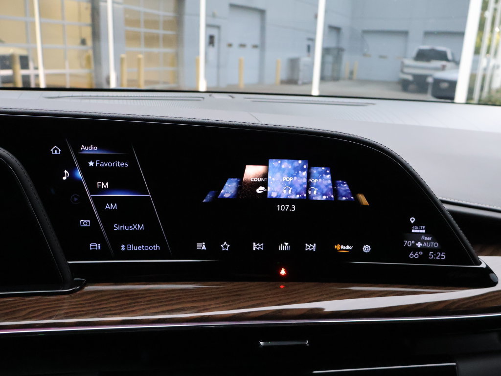 Used 2023 Cadillac Escalade Sport Platinum w/ Heavy-Duty Trailer Package AWD/4WD image 25
