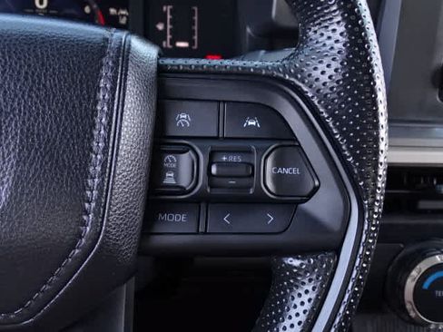 Certified 2025 Toyota Tacoma SR5 AWD/4WD image 37