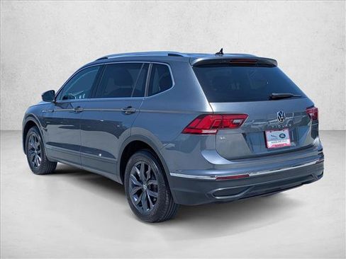 Used 2023 Volkswagen Tiguan SE FWD image 8