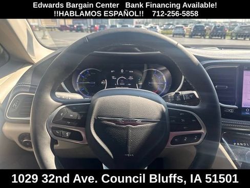 Used 2023 Chrysler Pacifica Limited FWD image 20