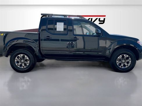 Used 2019 Nissan Frontier PRO-4X image 8