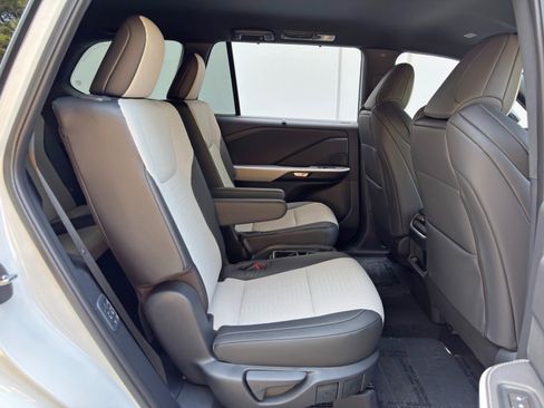 Used 2026 Lexus TX 500h AWD w/ Technology Package image 41