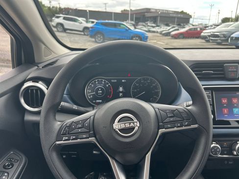Used 2025 Nissan Versa SV FWD image 28