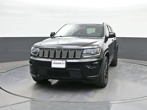 Used 2019 Jeep Grand Cherokee Altitude RWD image 28