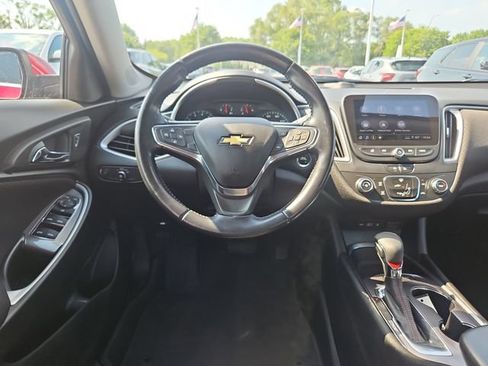 Used 2021 Chevrolet Malibu RS FWD image 14