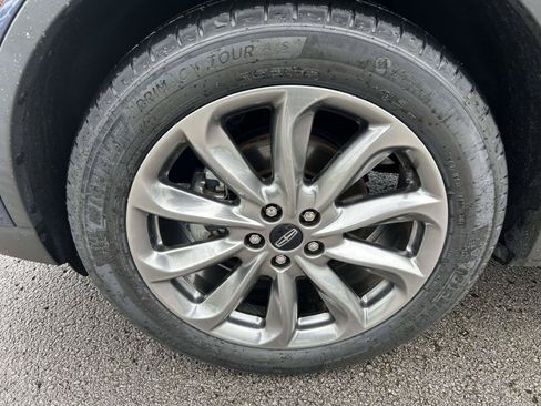 Certified 2022 Lincoln Corsair FWD w/ Premium Package image 14