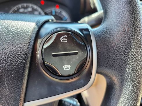 Used 2013 Toyota Camry LE FWD image 34