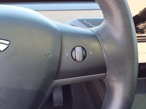Used 2021 Tesla Model 3 Standard Range Plus image 35