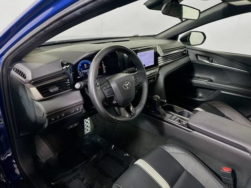 Certified 2025 Toyota Camry SE FWD image 10