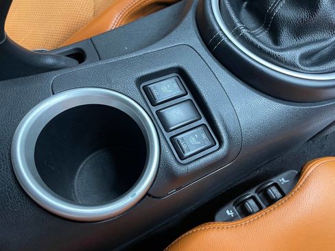 Used 2009 Nissan 370Z Touring w/ Sport Pkg RWD image 34