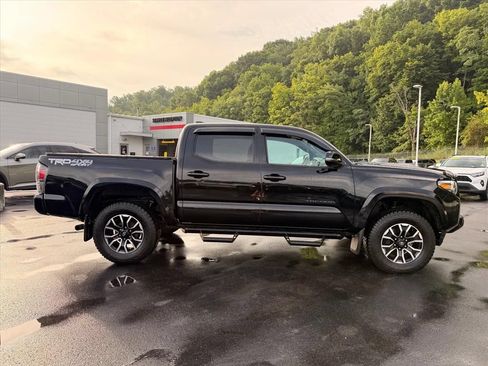 Used 2023 Toyota Tacoma TRD Sport AWD/4WD image 3