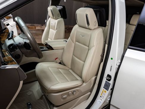 Used 2022 Cadillac Escalade Sport Platinum AWD/4WD image 26