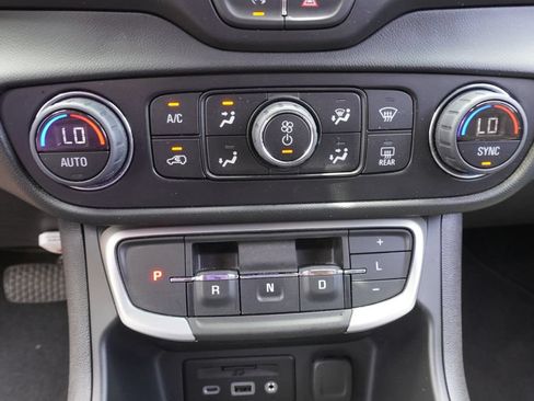 Certified 2023 GMC Terrain SLE w/ Driver Convenience Package FWD image 19