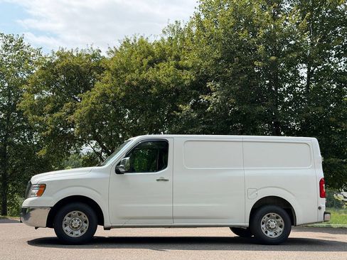 Used 2012 Nissan NV 1500 SV w/ Side Curtain Airbag Pkg RWD image 2
