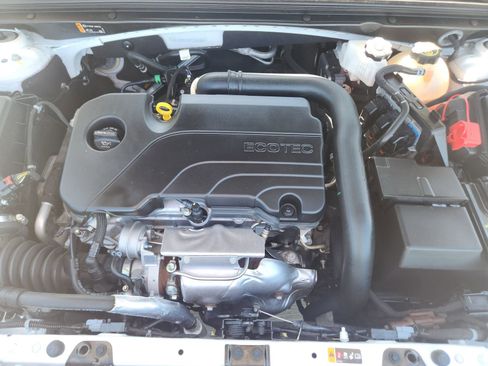 Used 2023 Chevrolet Malibu LT FWD image 35