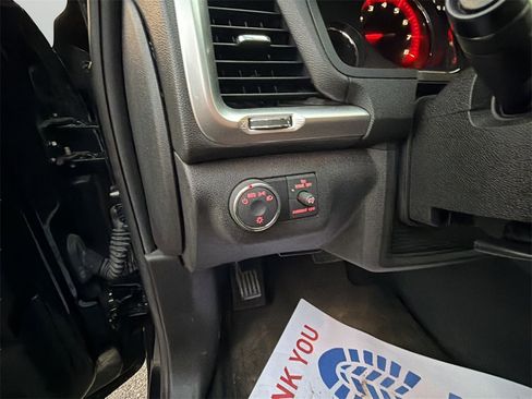 Used 2015 GMC Acadia SLE image 20