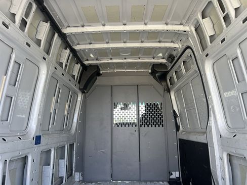 Used 2021 Mercedes-Benz Sprinter 2500 image 8
