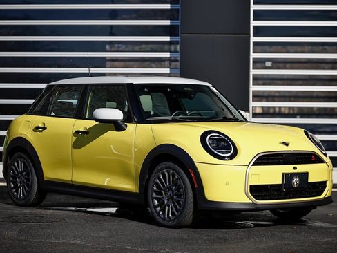 New 2026 MINI Cooper S image 1