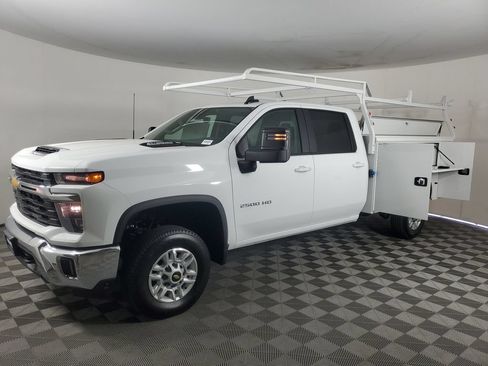 New 2026 Chevrolet Silverado 2500 LT w/ Convenience Package AWD/4WD image 8