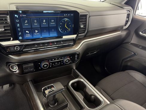 Used 2024 Chevrolet Silverado 1500 RST w/ Z71 Off-Road Package image 4