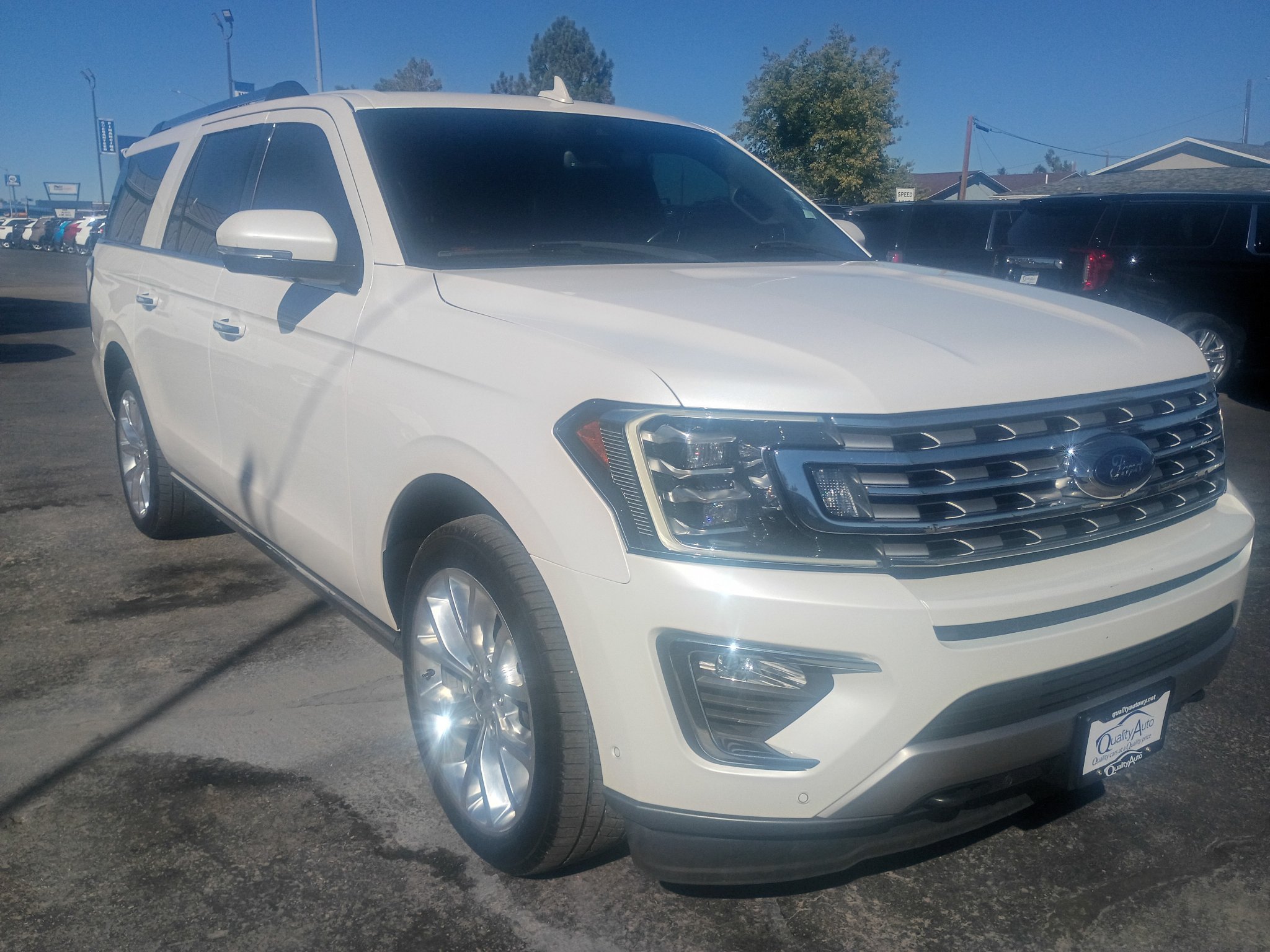 Used 2018 Ford Expedition Max Limited w/ Equipment Group 302A AWD/4WD image 4