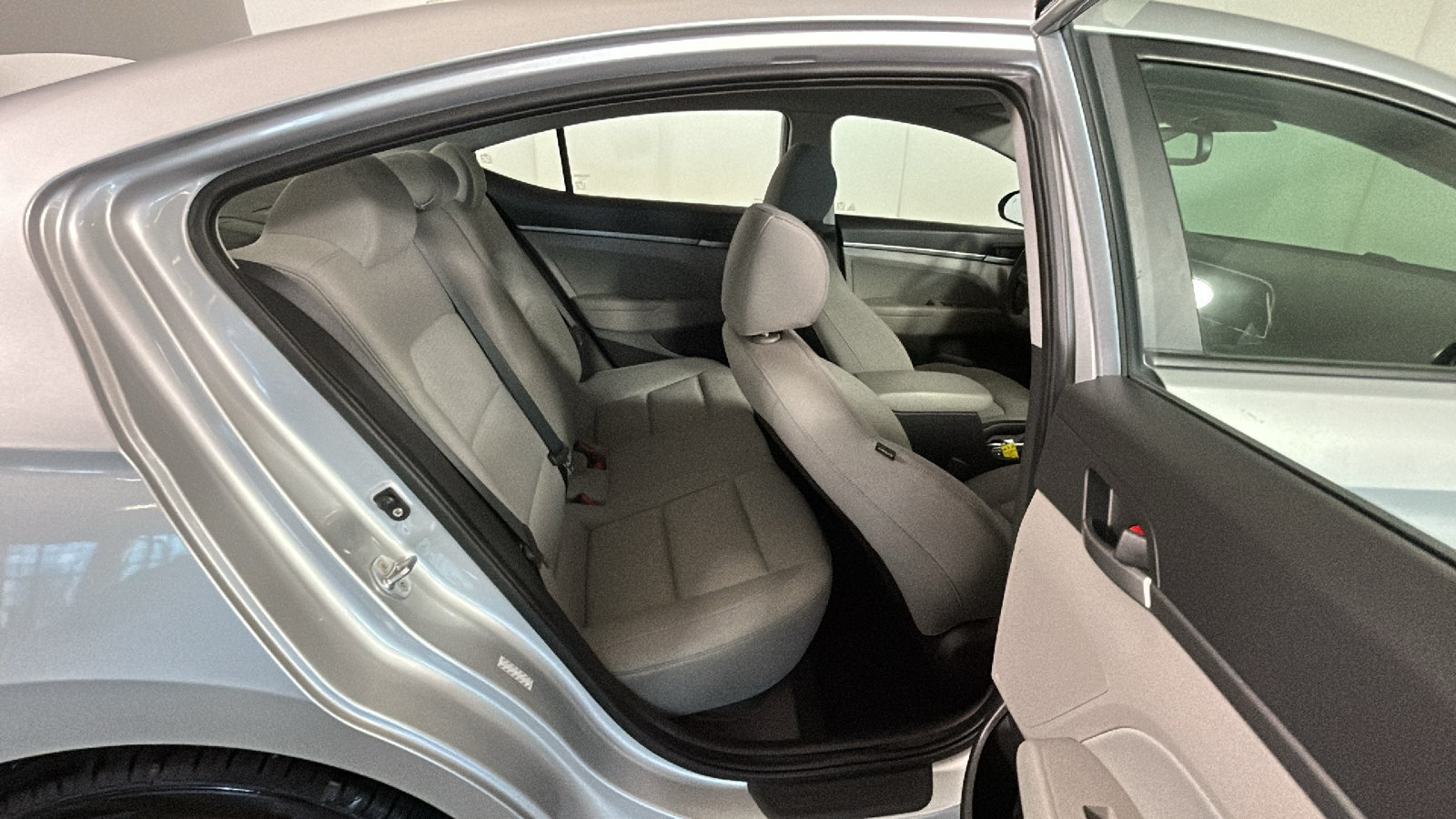 Used 2018 Hyundai Elantra Value Edition w/ Cargo Package FWD image 35