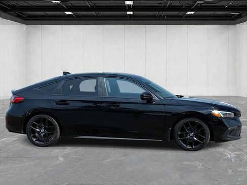 Used 2023 Honda Civic Sport Touring image 4