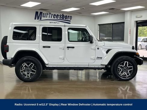 Used 2025 Jeep Wrangler Unlimited Sahara AWD/4WD image 4