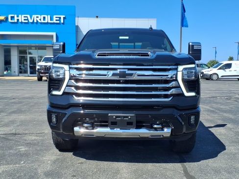 Used 2024 Chevrolet Silverado 2500 High Country AWD/4WD image 2