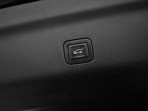 Used 2023 Cadillac Escalade ESV Sport Platinum image 15