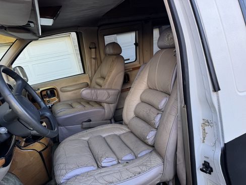 Used 1999 Chevrolet Express 1500 w/ Convenience Pkg image 17