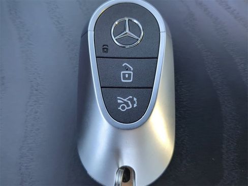 Used 2025 Mercedes-Benz E 350 4MATIC Sedan image 31