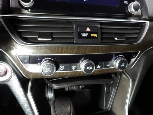 Used 2020 Honda Accord EX image 16