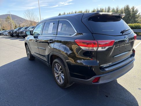 Used 2018 Toyota Highlander XLE w/ Protection Package #3 image 6
