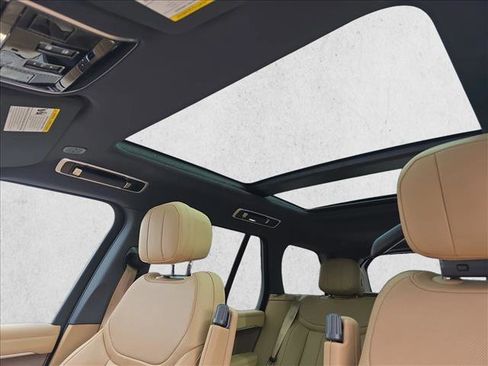 New 2026 Land Rover Range Rover SE image 30